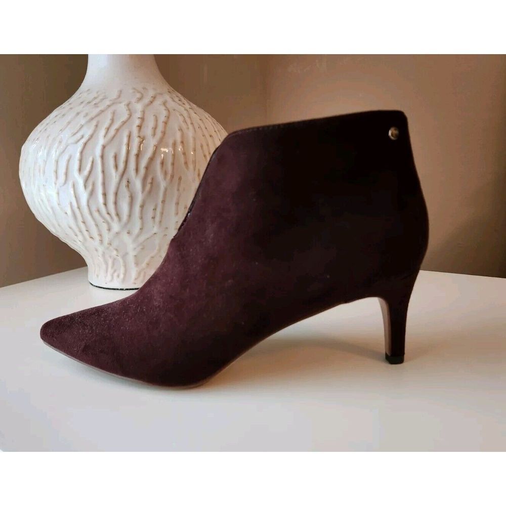 Tahari Women's Sherron Ankle Boot Chocolate Brown Cut Out Size 8 - Picture 2 of 11